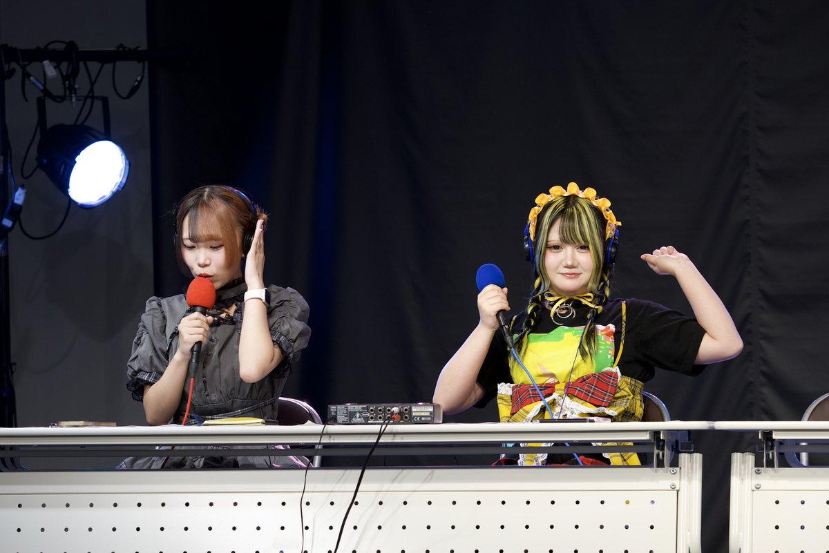 taraco3's tweet photo. 2026/7/12日曜 レミトだョ！全員集合！FMぱるるん「MEET ME MAGIC」 公開収録1部 @水戸OPA5階アートシティホール

収録開始前の一コマ。
れおさん @reo_re_mito #おれのれお 、哥川うたさん @UtA_310fficial #うたさんいた #MMM762 https://t.co/wRx81XB0nt