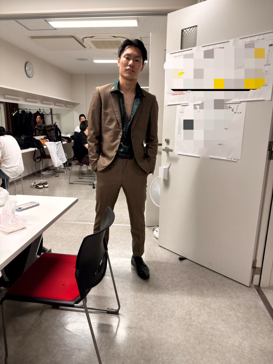 masasaitoooo's tweet photo. ・馬田の変なシャツの正しい使い方が見つかる
・寄席のコーナーで無双 https://t.co/M75WPB6ivL