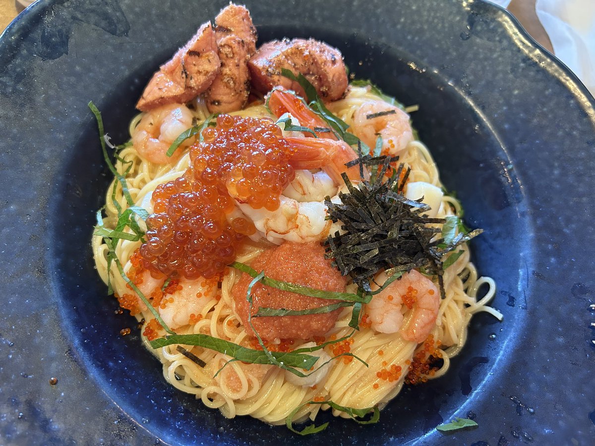 senjin's tweet photo. ジョリーパスタにて、冷製カッペリーニ たっぷり海老の明太子ソース🍝
いくら、炙り明太子追加で

追加の炙り明太子が予想以上に多くてびっくり、塩分摂りすぎたな😂 https://t.co/Jr5TzuBYcK