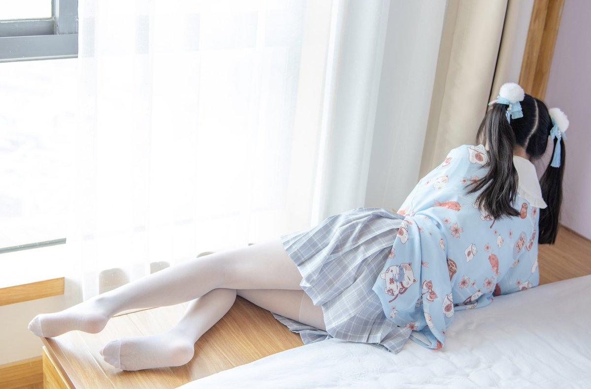 sionJO1_'s tweet photo. 约了个小萝莉来酒店玩脚小妹妹长得非常嫩一双脚也是小巧可爱型让人有种征服感小萝莉虽然是第一次给人足交不过要求她都愿意满足还非常温柔体贴给我足的时候还问我弄痛没体验感非常好最后全射在她脚上了

线下足介绍🐧群873582503（请先看我资料简介再加） https://t.co/FmrmjX190h
