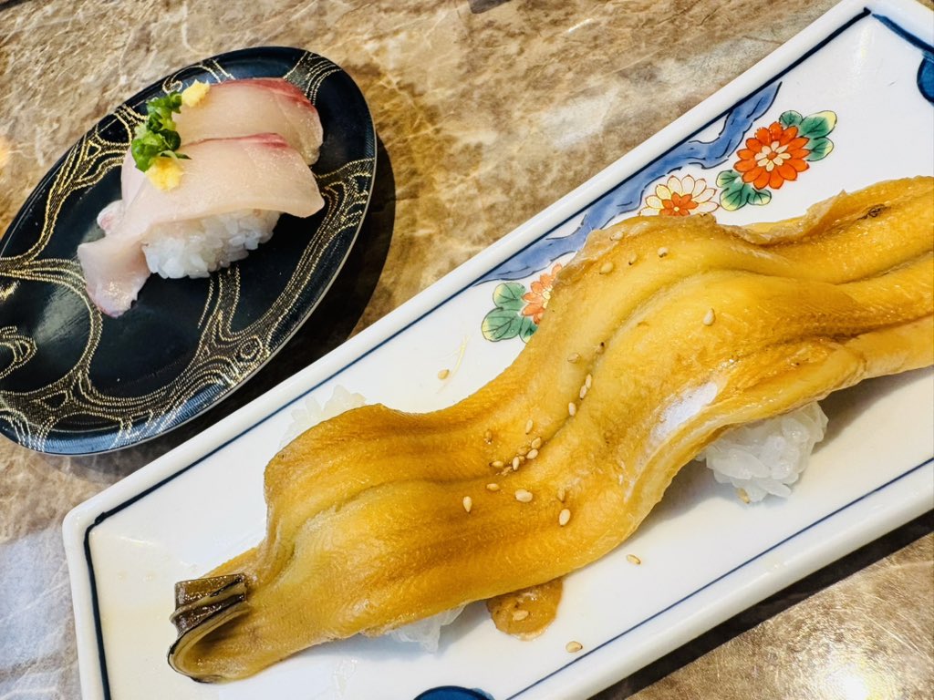 donaldonut's tweet photo. この三連休は金沢・富山へ🍣🍰
暑かったけど美味しいものいっぱい食べたぞ！ https://t.co/0XBuLxKAgf