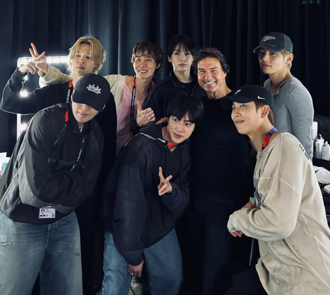 _sgminseven's tweet photo. RunJin EP35 2025:

🐹: Do you know BTS?
TC: yes!!
🐹: Asking tom cruise this question it makes me so happy
TC: yes, I know BTS... We all know BTS!
JIN: BTS members, guys.. Tom Cruise know us

2026: BTS MEETS TOM CRUISE https://t.co/MykWWWXdz5