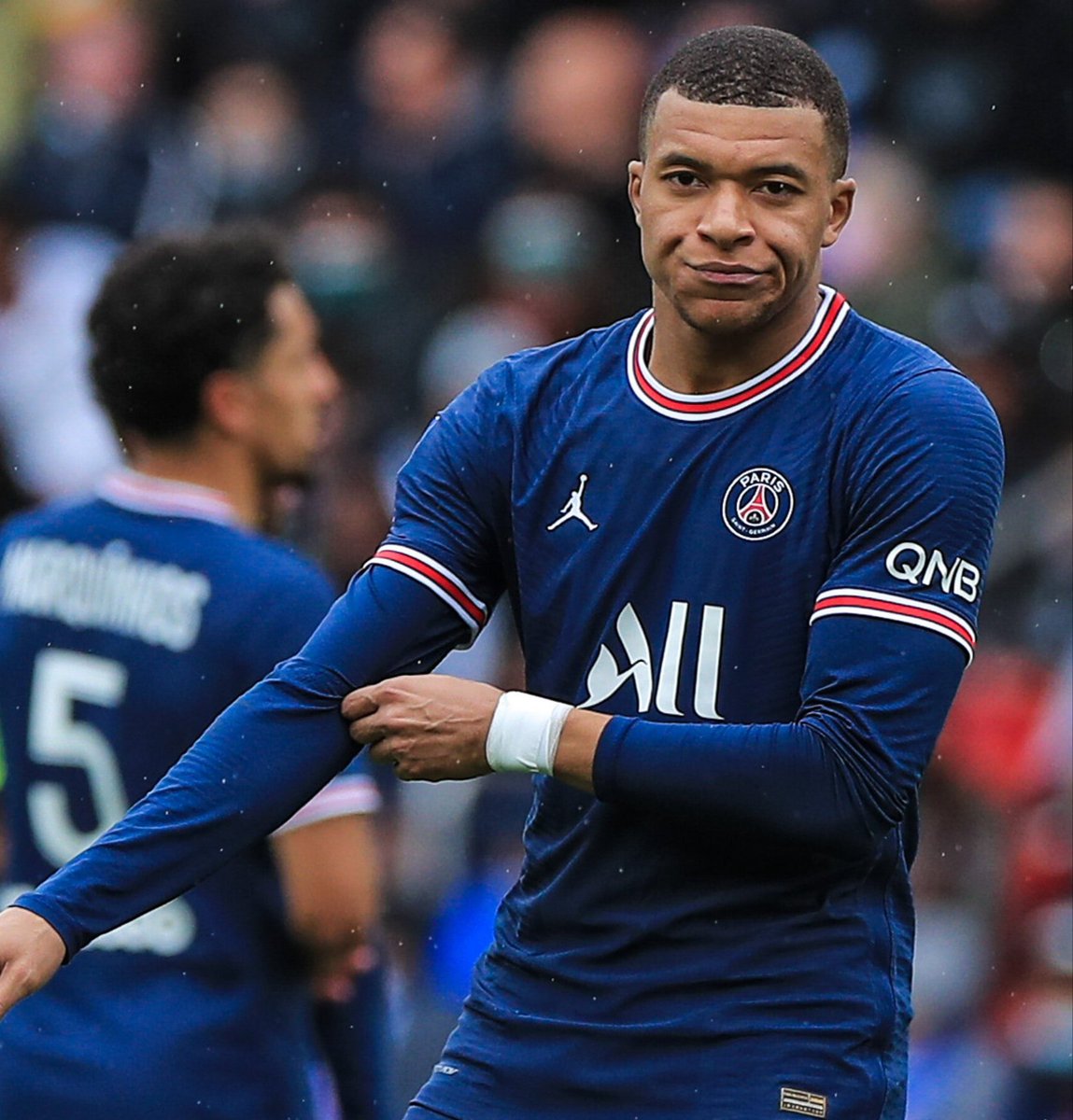 Animaltales_11's tweet photo. Kylian Mbappe posts his latest girlfriend Ester Exposito pic on instagram and then quickly 🥵💀 https://t.co/kr985mT8aD