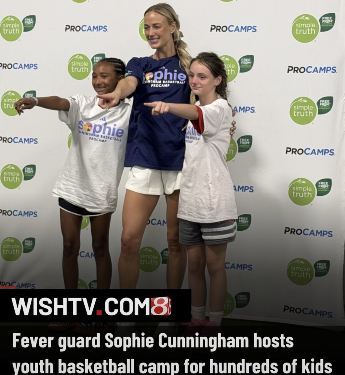 Sophaller8C's tweet photo. Giving back has been the best part of this journey 🫵🏼🤍🤗 https://t.co/nanVoKbbd9