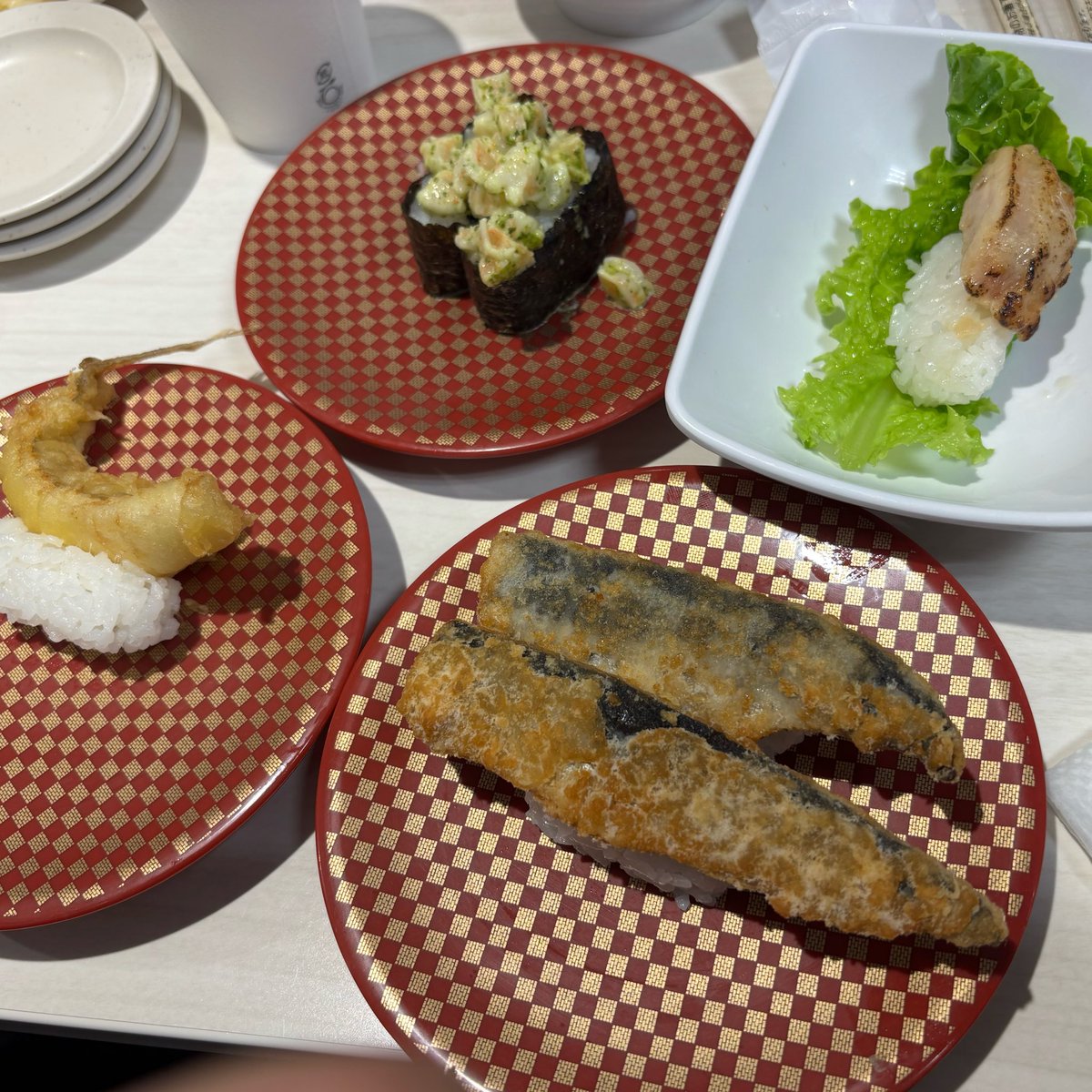 yutajen's tweet photo. あづい🔥🥵

昨日から娘と孫りんが泊まりにきて楽しい2日間だった。
暑過ぎて外に行けないから家の中でおじじも一緒に大騒ぎ😅
あっという間に1歳8ヶ月。だんだん言うこと守れることが多くなってきて精神の成長も著しい☺️
お外ご飯もお利口にできるようになってママりん喜んでる😚 https://t.co/8iMQ4vvaWE