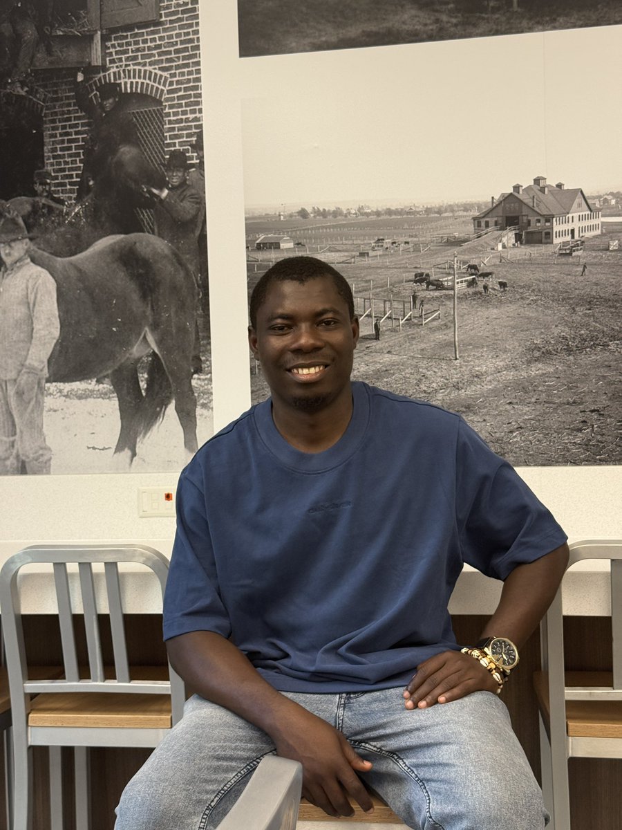 Kemisiri_Yoruba's tweet photo. Happy Birthday To Olukọ Kẹmisiri Yoruba! 🥳❤️ https://t.co/YmoUvXDv62