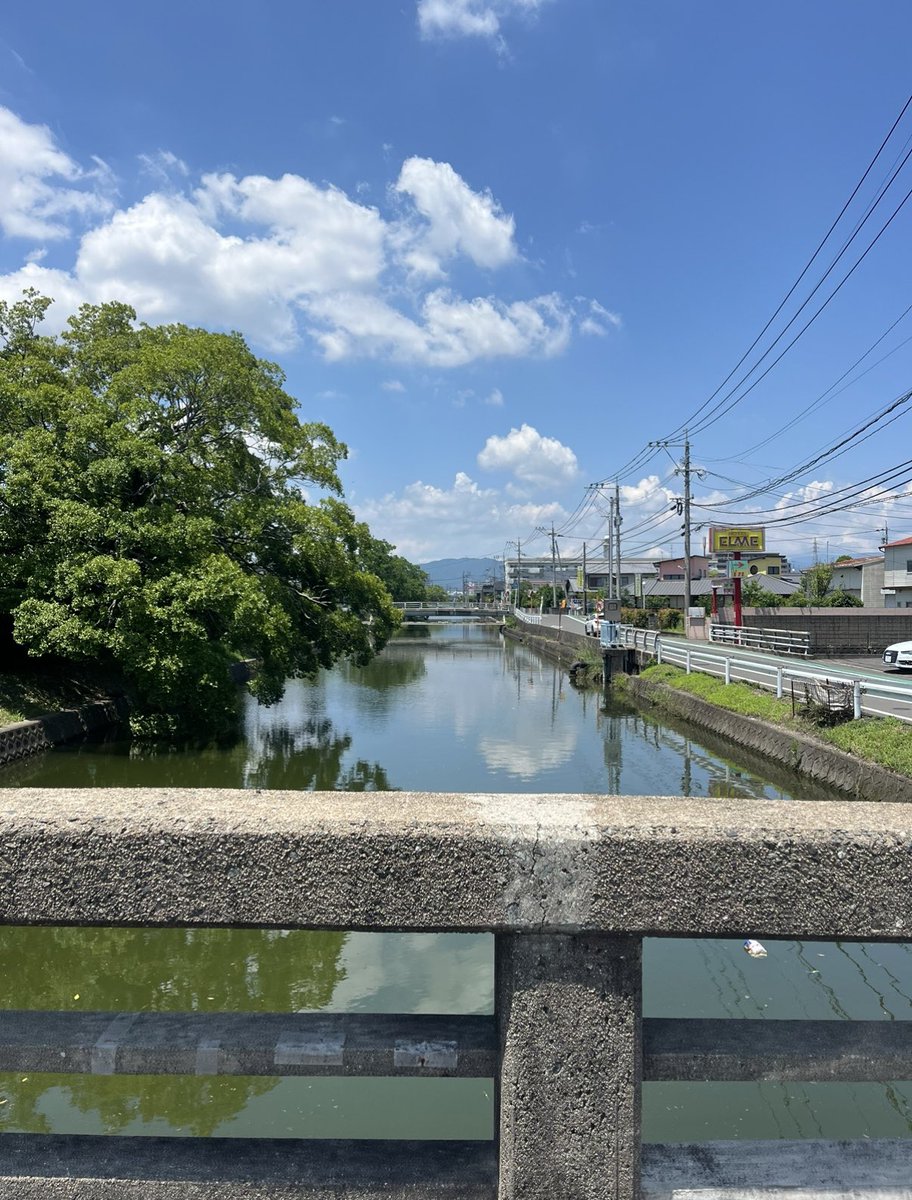 Rkdq4e's tweet photo. 佐賀に来てる
佐賀って自然豊かだなぁ。
見直してみると、二枚ともラブホ🏩が写っていた🤣🤣 https://t.co/jwWALCmbVE