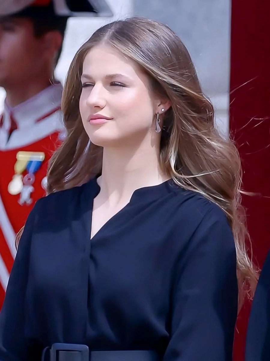 arusheehee's tweet photo. Princess Leonor (Spain), The Beauty with brain https://t.co/fGOOHCd7z7