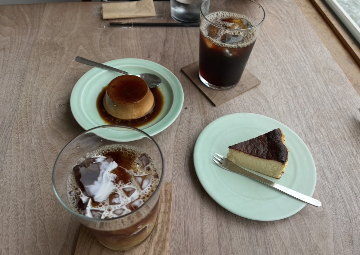 Happiness_sena2's tweet photo. カフェでゆっくりするの好きです🍀 https://t.co/Xur8BVlAo7