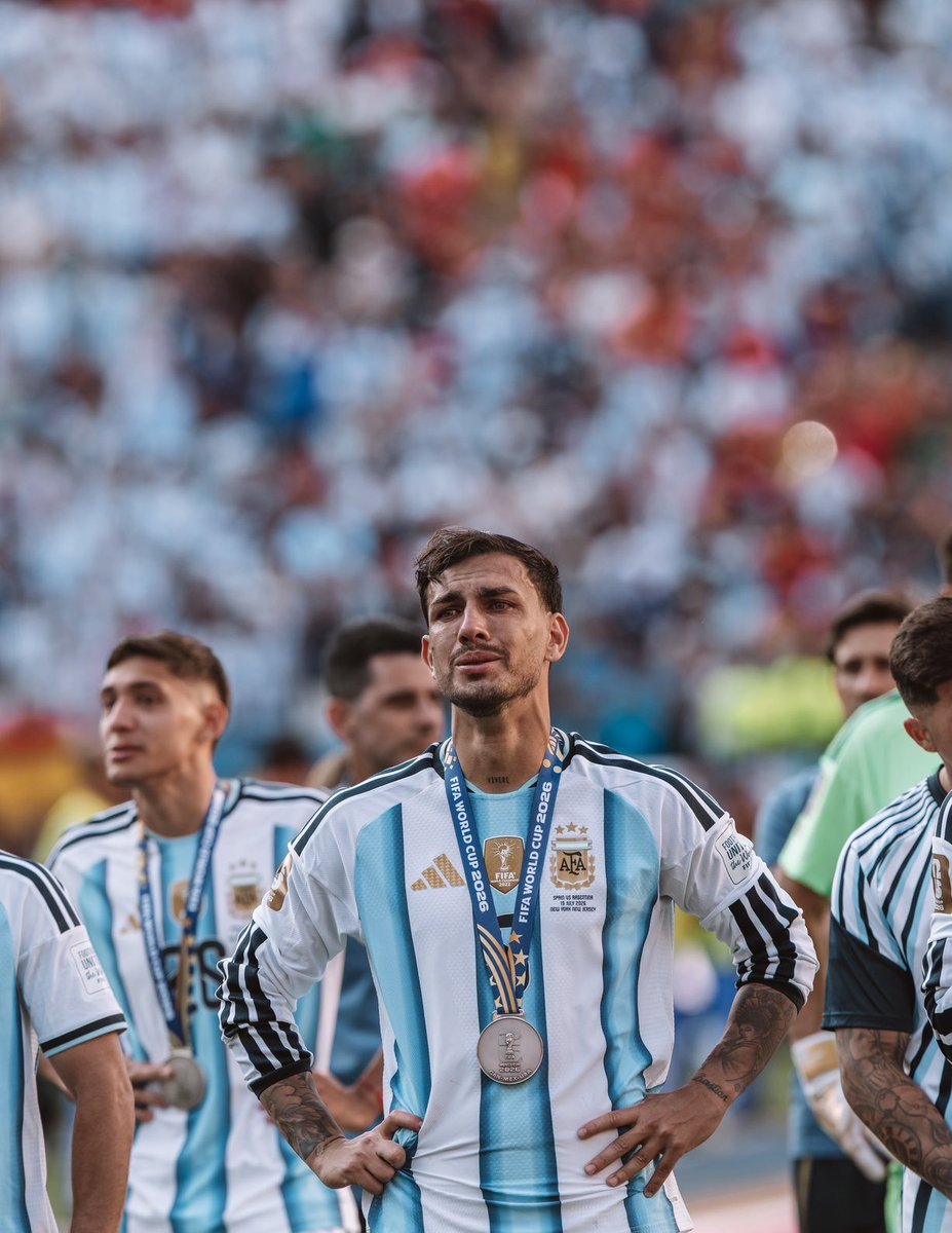 NbwBobo's tweet photo. @flwmwng - Carton rouge d’Enzo
- les larmes de Depaul, Martinez, Paredes !

C’est bon ça ! 
la la la que c’est jouisssif 🤣🤣🤣, bon retour  Buenos Aires les argentins https://t.co/34TXHfrnf0