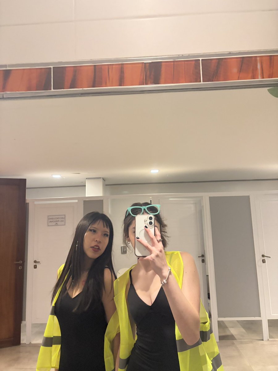 meggisboring's tweet photo. pronta liberación a mi lesbiana re extraño @ul7raviolence_ https://t.co/p0svK3TQLZ