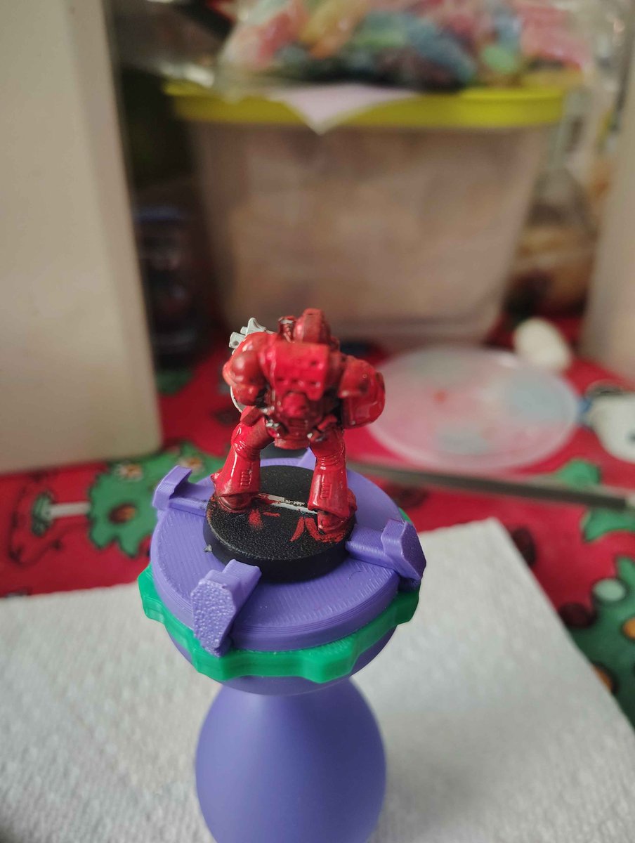 JonathanFe79379's tweet photo. First time painting a blood angel space marine #warhammer40k #miniturepainting https://t.co/mKKlOjkZ9p