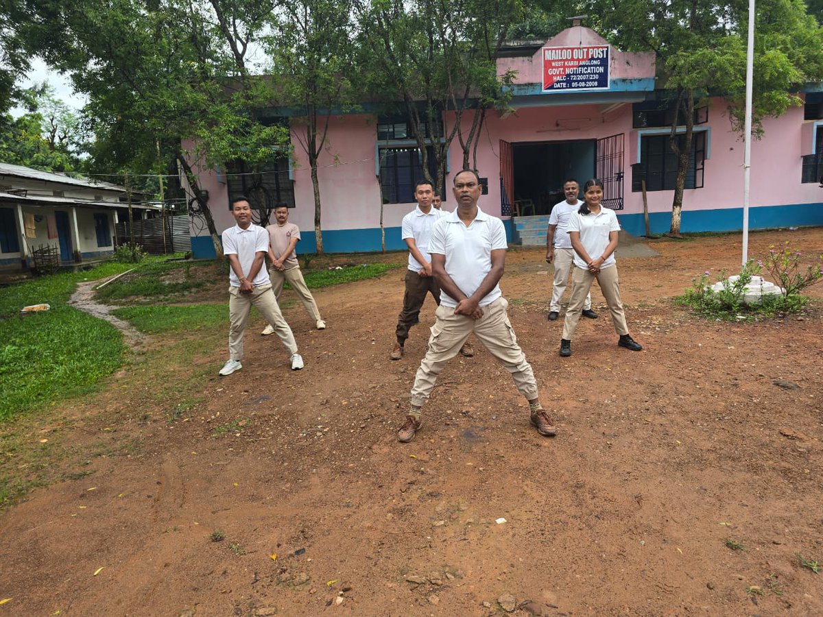 hamren_police's tweet photo. Forged in discipline! 🏃‍♂️💪
West Karbi Anglong Police personnel started the day with a rigorous Morning PT session. Consistent fitness training ensures our officers remain sharp, agile, and always ready to serve the community.
A fit force is a ready force! 🚔
@assampolice https://t.co/iD6zoBo6aB