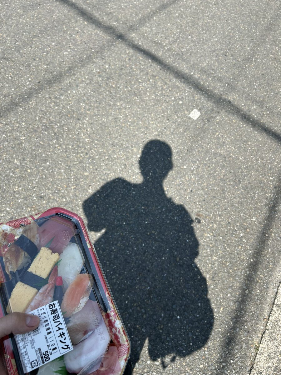 Rei9940's tweet photo. 久しぶりに外出たら暑すぎて溶けてまう、、、 https://t.co/P8HgOZFnxZ