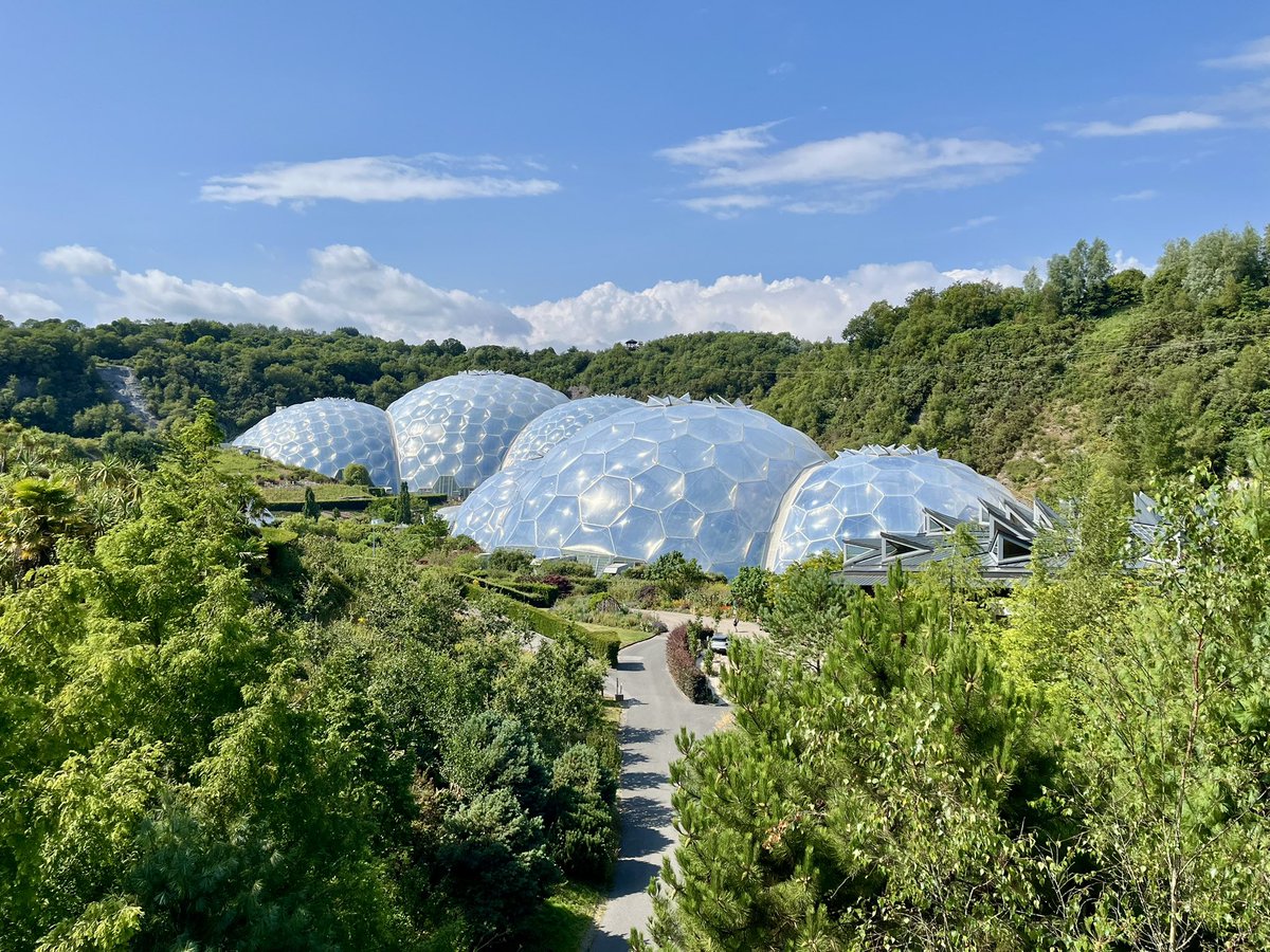 pjm1kbw's tweet photo. Enjoyed a wonderful visit to the really rather remarkable #EdenProject which is celebrating its 25th anniversary. And yes I did take the stairs right up to the top of the roof #KCInCornwall #KCInATropicalGarden https://t.co/HwGkeuvlga