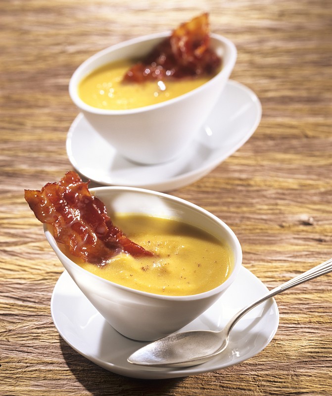 hanwonjin441051's tweet photo. Cozy Thanksgiving feast alert! Creamy pumpkin soup, herb-crusted roasted turkey, and spiced apple pie—your table’s about to become everyone’s favorite holiday spot. https://t.co/dhcDQyk8xD