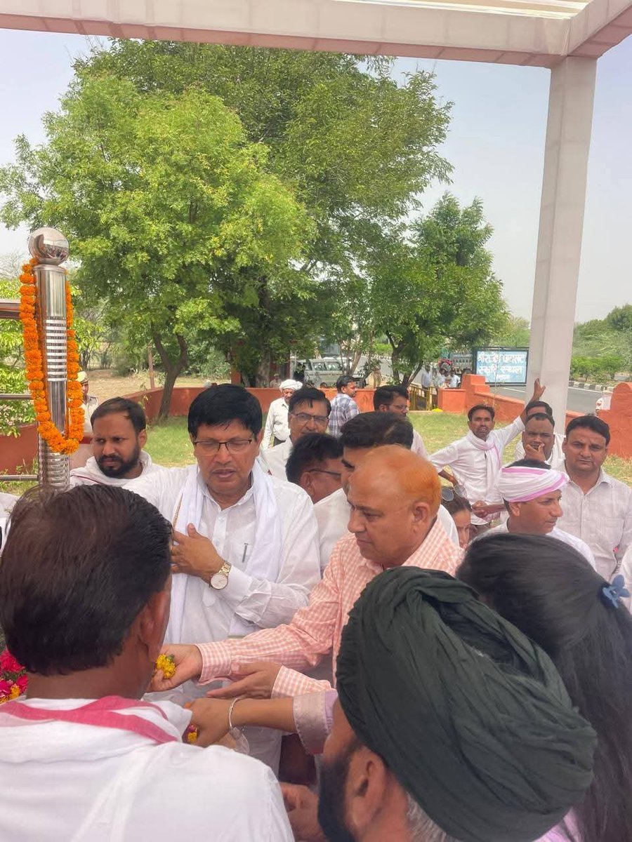 Mahendra8387's tweet photo. दौसा सांसद श्री मुरारीलाल मीणा जी को जन्मदिवस की हार्दिक बधाई एवं शुभकामनाएं।
मैं आपके स्वस्थ एवं दीर्घायु जीवन की कामना करता हूँ।
@iKailashMeena
@AapkaMurarilal
#टीम_कैलाश_मीणा #मिशन_2028 #MAHENDRA_MEENA https://t.co/MBz3IfI6S1