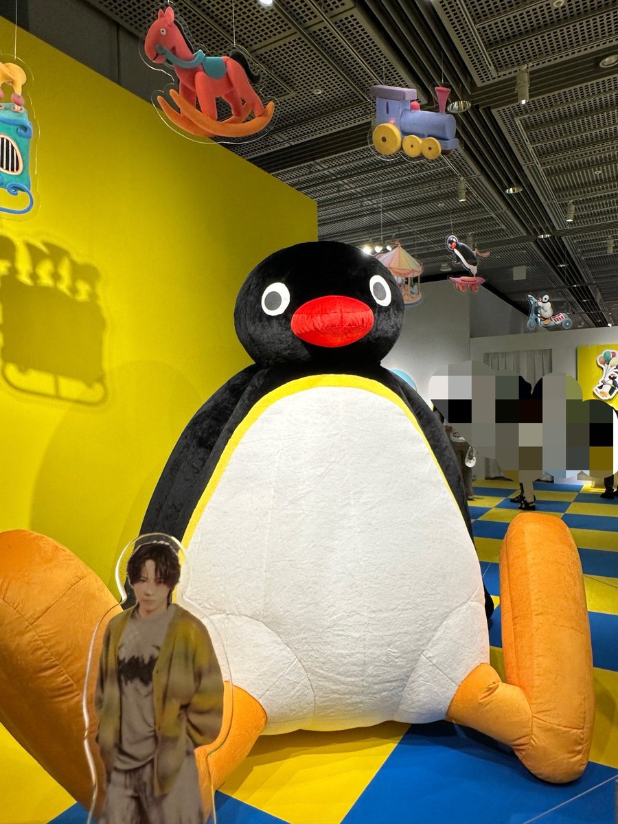 rojioni's tweet photo. 朗読劇の帰りにピングー展にも行ってきた。りゅうじくん、ピングーだよ。
ランダムじゃないグッズって最高だよな https://t.co/Jh705ULfdV