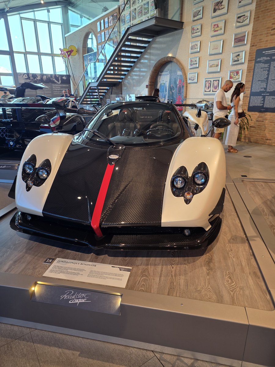 TomSpike6's tweet photo. The place where ALL guys just 😊and 😊...car haven..thank you Pagani for it ❤️ https://t.co/nV0luya2iz