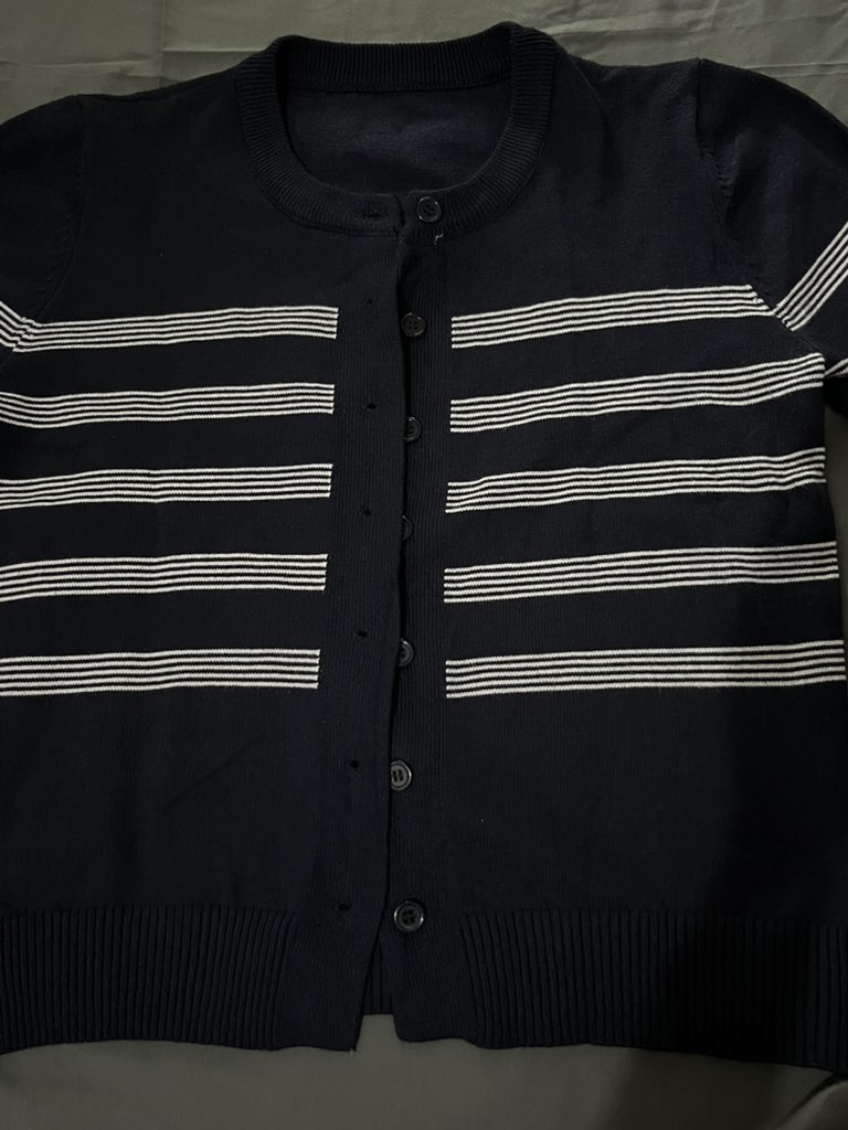 folblore's tweet photo. wts want to sell looking for buyer lfb
🔗 wts preloved cardigan salur navy 

💰https://t.co/RDsZHCr1hf 
💬 dm for further information 
no brand tapi bahannya adem dan lembut 
✷ serious buyer only 
co by oren 🍊 (splitpay) 
🏡 shipping from bekasi
(!!) pemakaian cuma 2x 

nego 🆗 https://t.co/994vRNzWYA