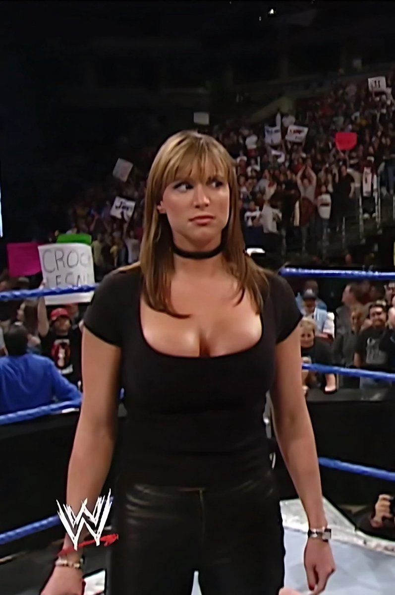 Heyna427's tweet photo. Stephanie McMahon peak male content ๐
#StephanieMcMahon https://t.co/761alMe2Tk