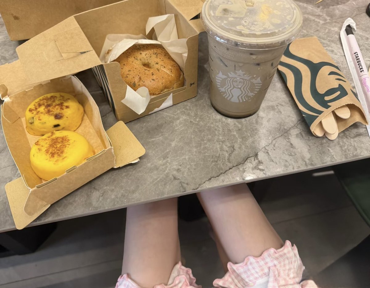 5143612h's tweet photo. 把孤独泡进拿铁里，竟然喝出了自由的味道。 配上贝果，越嚼越香 https://t.co/84QUkoo2iV