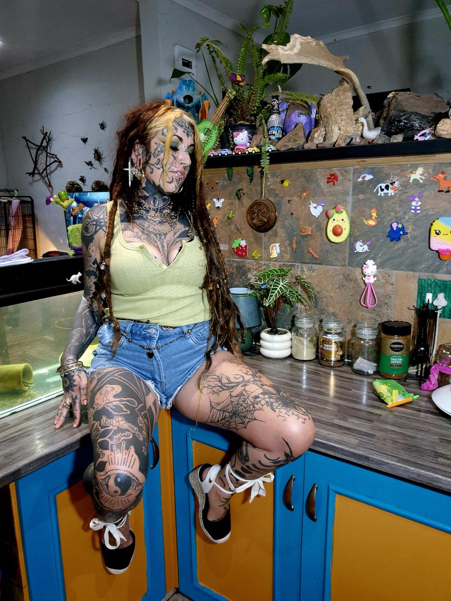 vanadey_loky's tweet photo. 🥑

#tattooedgirl 
#tattooedwoman 
#inkedgirl 
#alternativegirl 
#vanadeyloky https://t.co/YFDNy0G7DO