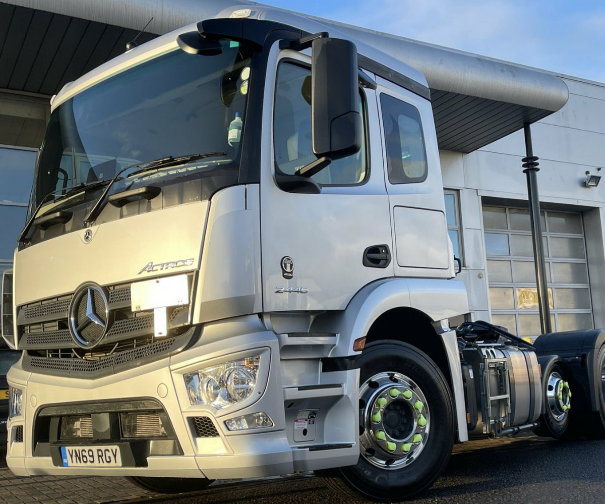 boney240's tweet photo. This fantastic Full ADR Actros 5 Demonstrator into for  poential customer to put to the test over the next few weeks. 

Looking forward to seeing the results as yesterday our drivers were achieving fuel return of above 18.5 MPG when solo.

Call us on +256 759 790240 https://t.co/xaoeFGRChQ
