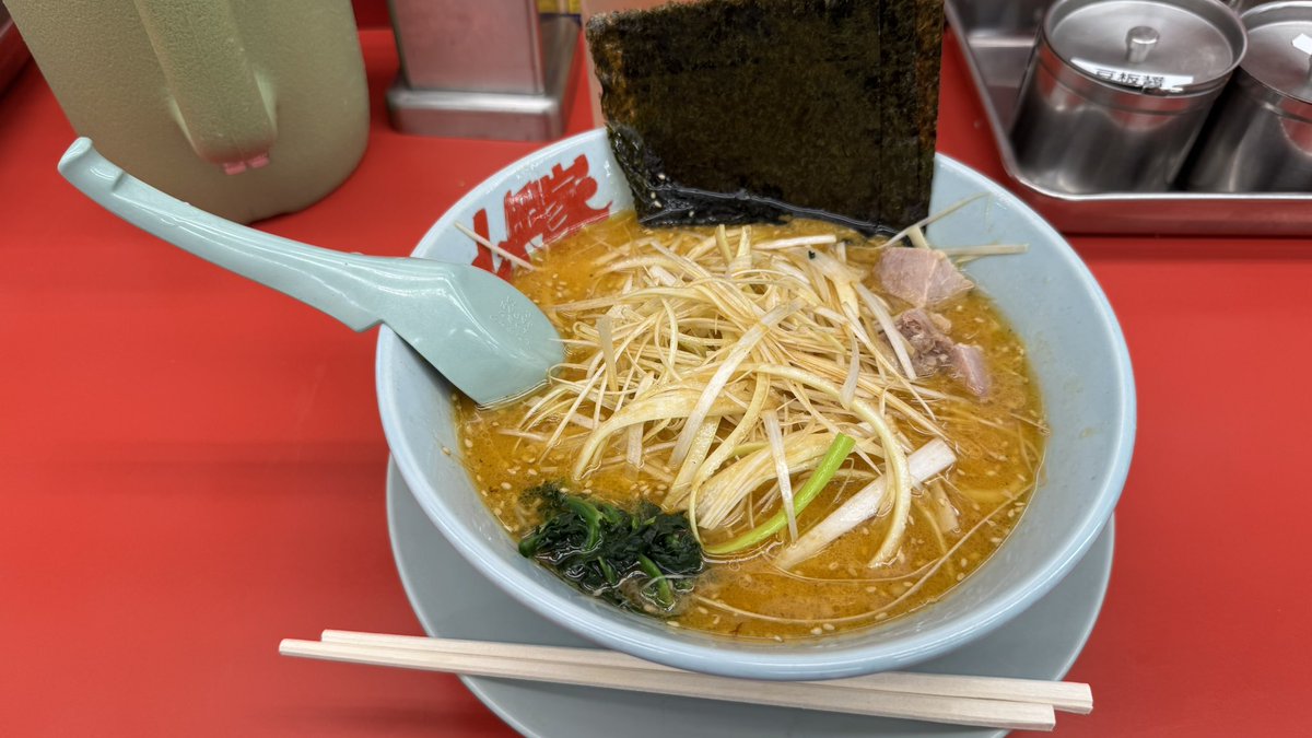 ex__babu's tweet photo. 札幌で食べたかったラーメンが終電間に合わなさそうやった為ここで初山岡家という謎でした https://t.co/bha5AH1Pll