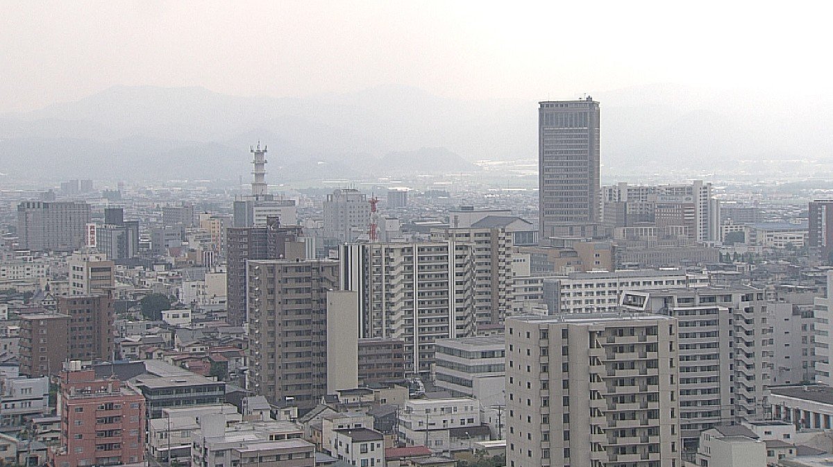 livedoornews's tweet photo. 【危険レベル】山形で猛暑日、熱中症対策で市民プールを“遊泳禁止”に
https://t.co/vD1gZU8dB2

20日の山形県内は各地で気温が上昇し、山形と高畠で35℃を超え、猛暑日となっている。こうした中、南陽市は市民プールの水温と気温の合計が「65℃」以上になったとし、熱中症対策で午後の遊泳を禁止した。 https://t.co/cXbsaESMMd