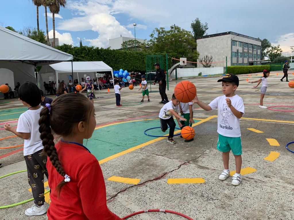 InformadorR's tweet photo. El tradicional curso de verano del IMSS, está dirigido a niñas y niños de 6 a 14 años; se desarrollará del 27 de julio al 14 de agosto. Las inscripciones se encuentran abiertas a partir del 29 de junio y hasta el 3 de agosto #IMSS #CursosDeVerano #León
https://t.co/RCk05Zh0Hu https://t.co/BmAQ56Q92j