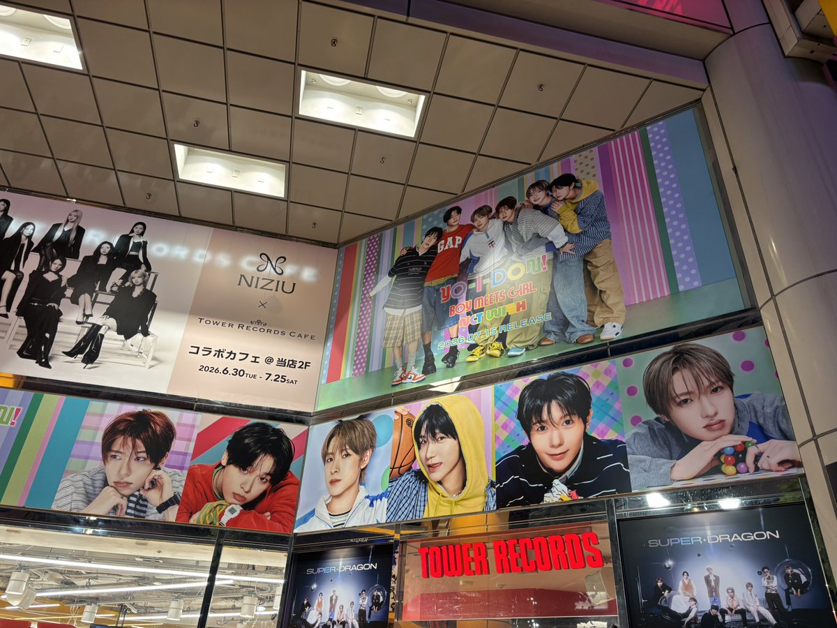 wi5h_06's tweet photo. 渋谷ジャックしてて最高だった🎶ちょうどサクヤくんのレシートデーだったけど、全部売り切れてて嬉しさと悲しさと https://t.co/HMm5rV8Kcz