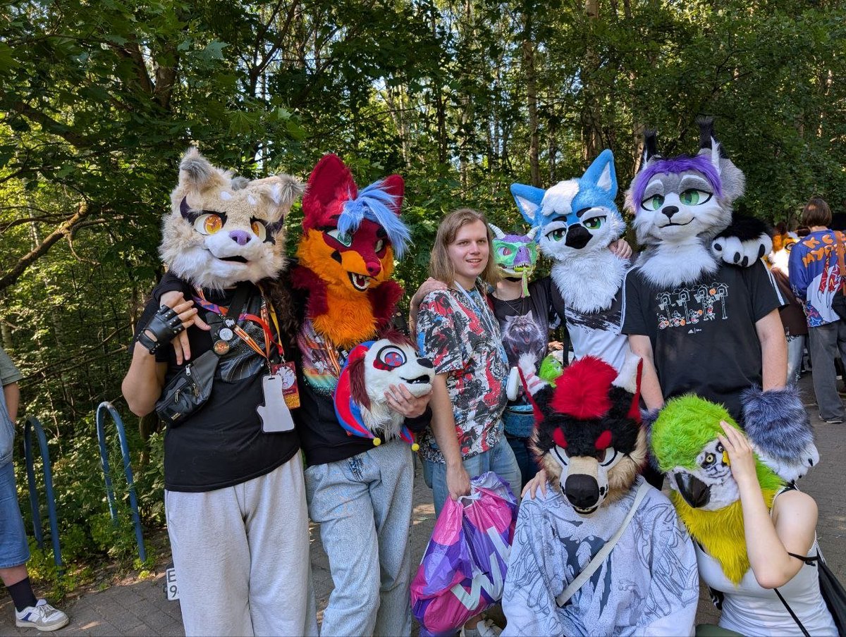 LittleCherryFox tweet picture