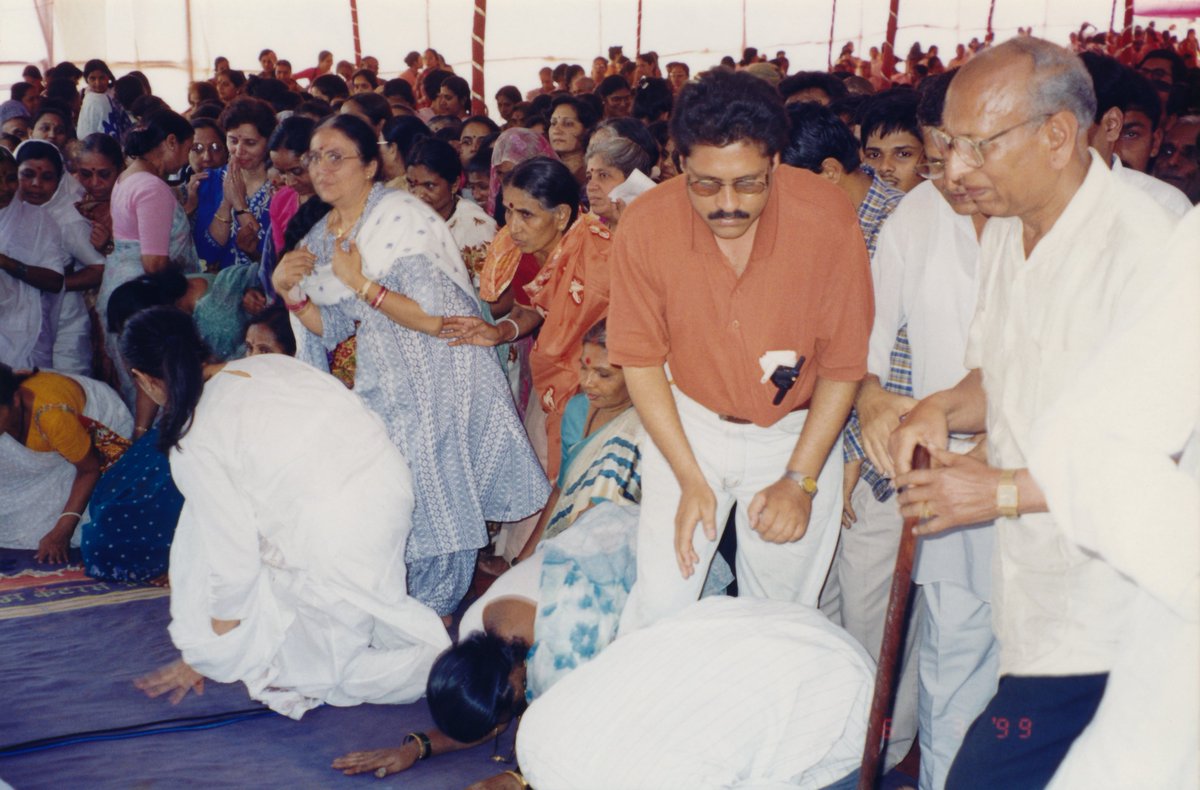 VipassanaOrg's tweet photo. Goenkaji &amp; Mataji at Sayagyi U Ba Khin's Centenary One-Day Course at Global Vipassana Pagoda, March 1999
https://t.co/varkSUsMku
#Buddha #Dhamma #Sangha #Vipassana #Meditation #SayagyiUBaKhin #SNGoenka #buddhateachings #enlightenment #peace #metta #mettabhavana #meditatedaily https://t.co/w7mA80ksk8