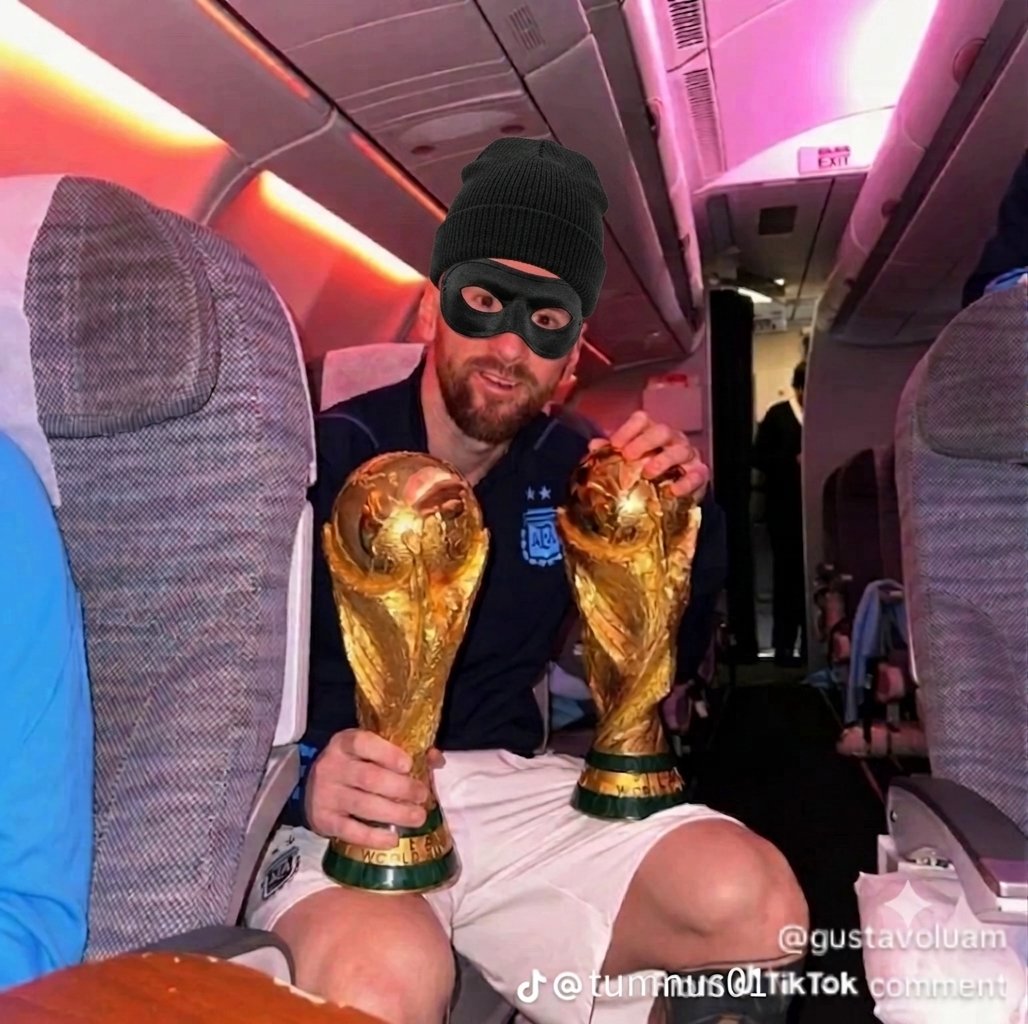 VDiaz72218's tweet photo. @CuentaMister Messi se llevo la copa del mundo, ya tiene dos. https://t.co/e7xnu4YOEP