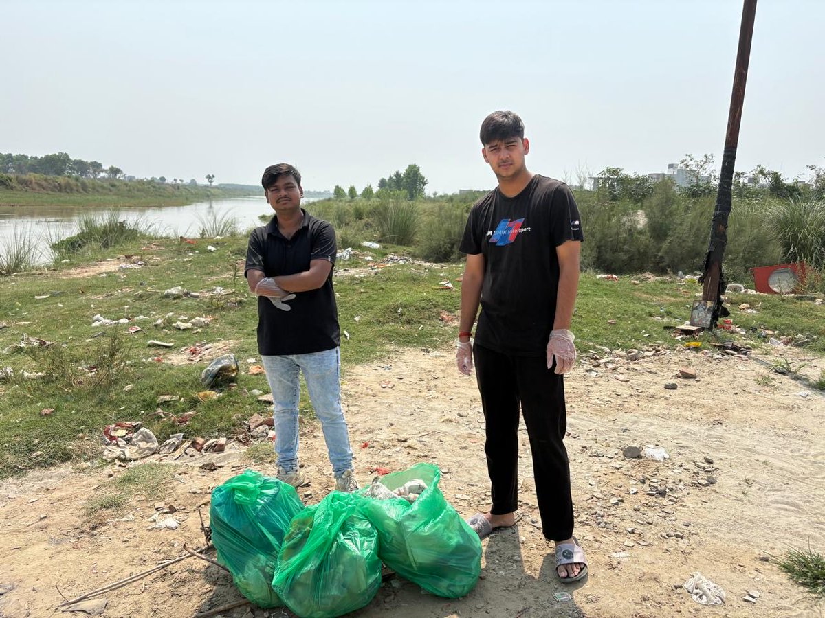 AnukulanN's tweet photo. Week 10 | 28th June 🌍
Creating awareness, cleaning our rivers, and proving that every volunteer can make a difference.

@lovelyg57095005 

#cleanliness #awareness #river #anukulan #foryou https://t.co/K5p5qBVUIV