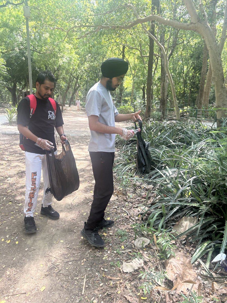AnukulanN's tweet photo. Week 10 | 28th June 🌍
Creating awareness, cleaning our rivers, and proving that every volunteer can make a difference.

@lovelyg57095005 

#cleanliness #awareness #river #anukulan #foryou https://t.co/K5p5qBVUIV