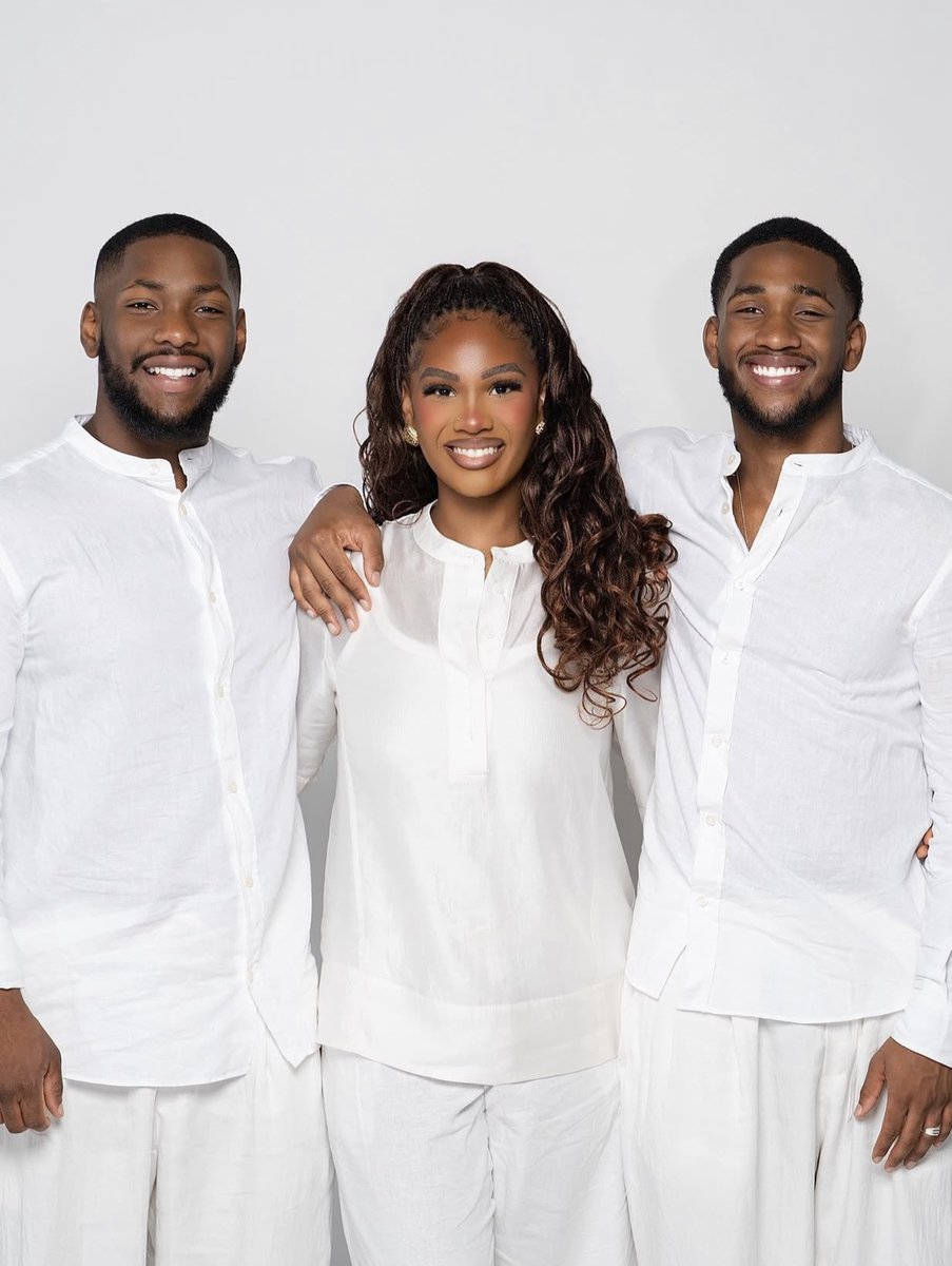 metrofive5's tweet photo. Face card runs in this family. Too much aura for one frame.🥹🔥🤍 https://t.co/b2njeVInQH