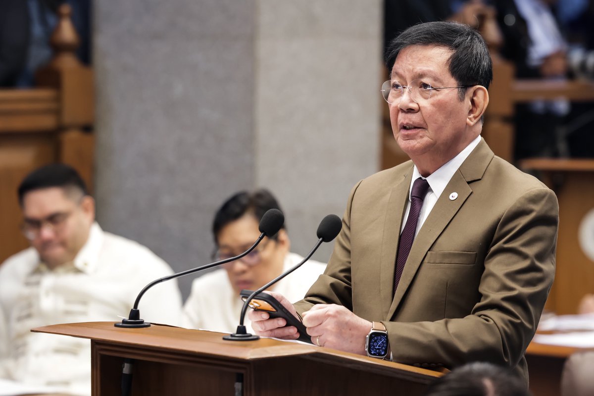 usapinglacson's tweet photo. Gumagamit ng squid tactics si disgrasyadong ex-Senate President Alan Peter Cayetano para magtago sa mga isyung kinahaharap niya, pero hindi ito liligtas sa kanya sa logical conclusion na naghihintay sa kanya, ani Sen Panfilo "Ping" Lacson.

@iampinglacson

https://t.co/Ch8IZ2jWaJ https://t.co/iXDYq37NO7