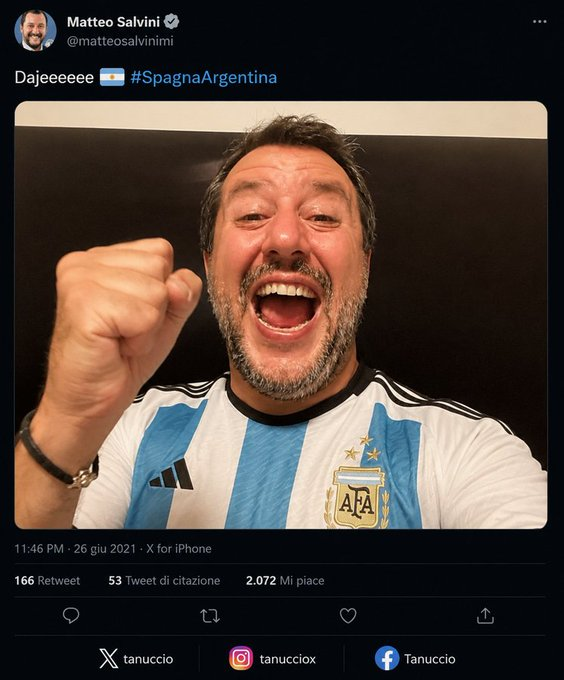 Lorenzo32843904's tweet photo. Matteo, a nome di tutti gli spagnoli: GRAZIE GRAZIE GRAZIE

@matteosalvinimi 
@LegaNord https://t.co/4OTeqE7ZP9