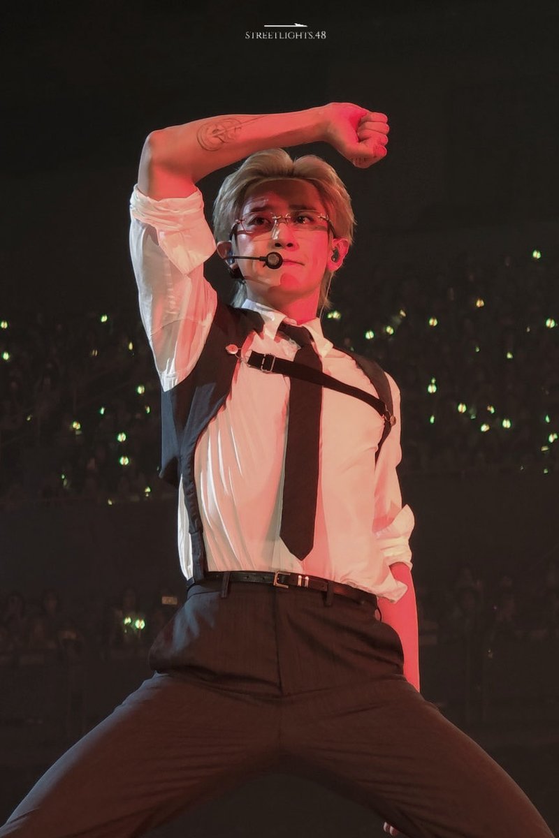 streetlights48's tweet photo. EXO PLANET #6 – EXhOrizon in KaoHsiung

DADDYYYYY🥵🥵🥵
 
#EXO #엑소 #찬열 #Chanyeol #EXOPLANET #EXhOrizon https://t.co/M9mVx803yr