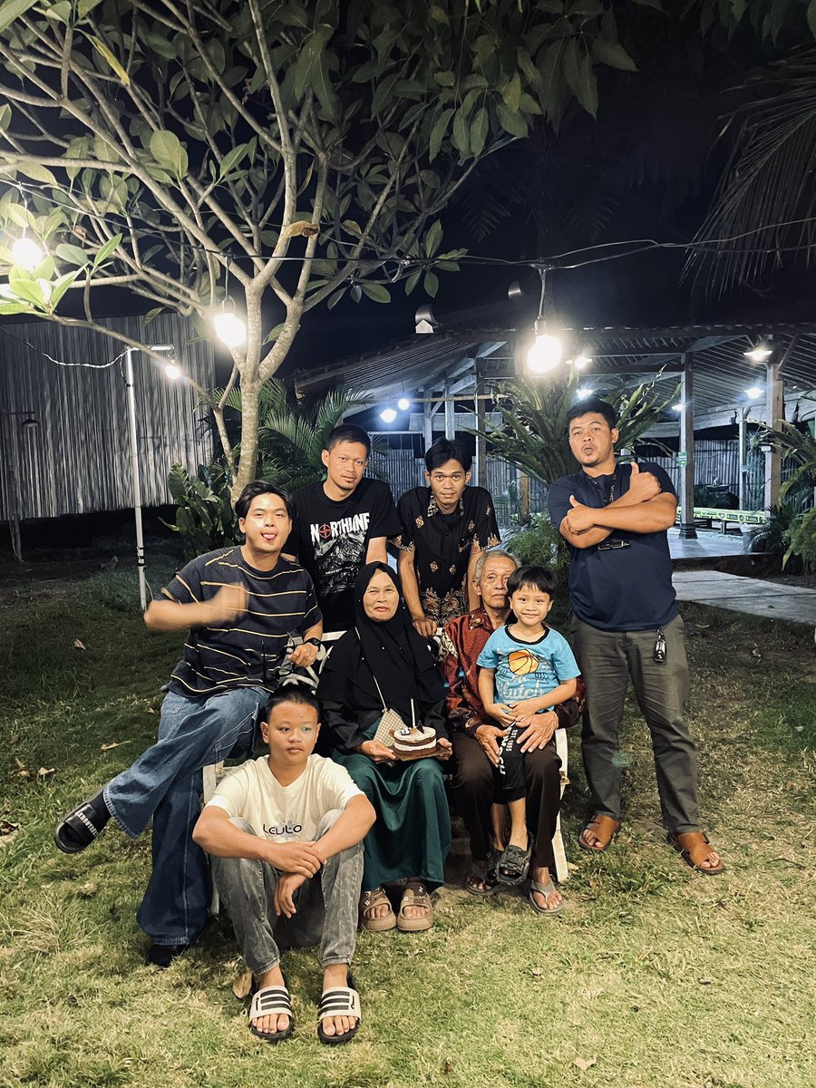 moreoflovee's tweet photo. kita usahakan rumah itu 🫶🏻 https://t.co/RQEDHxDzDx