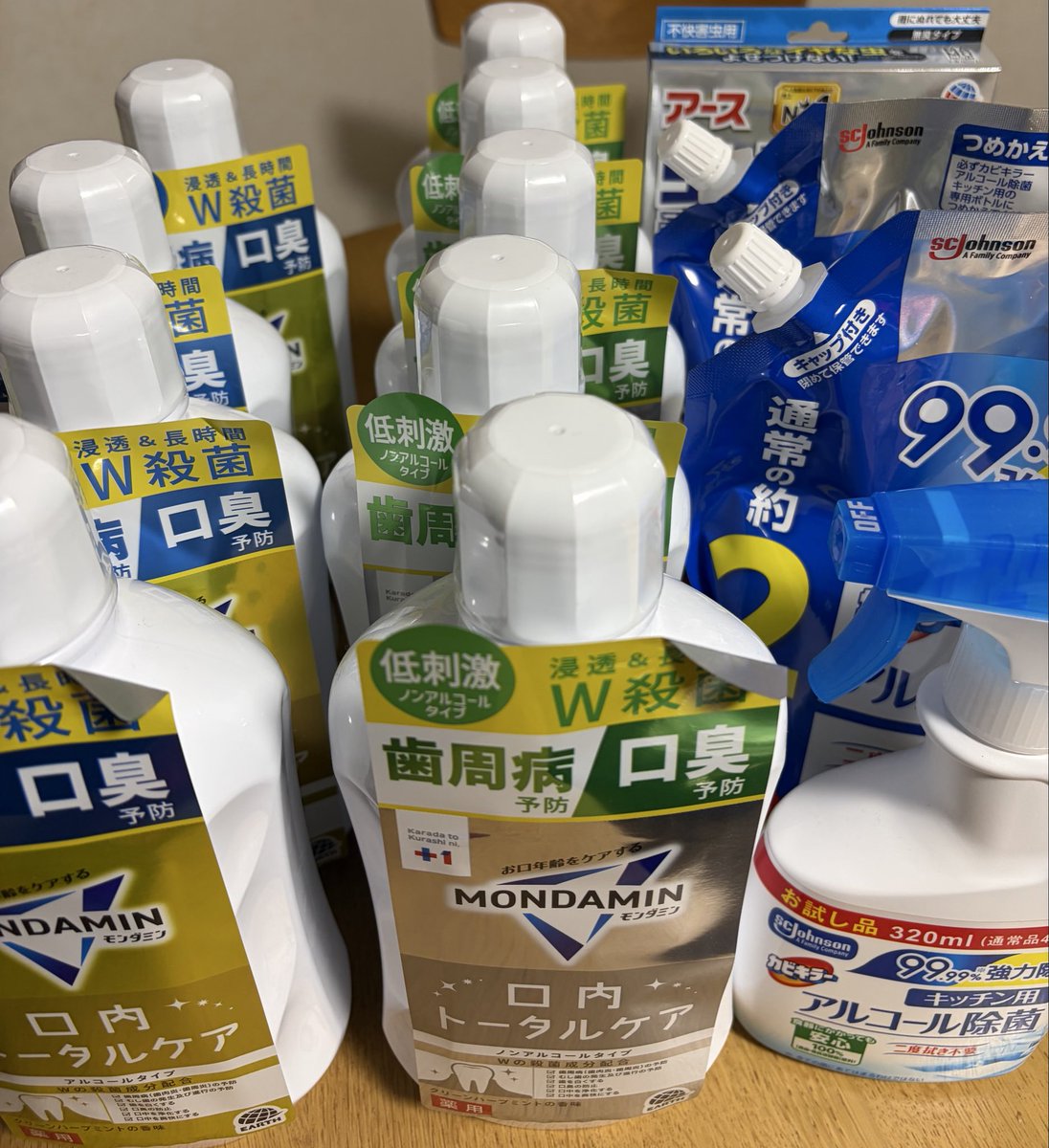 tk240's tweet photo. おかいもの検定1級による月に1度の爆買いデー
定価18000円分の商品を4000waonポイントでげっと
買えば買うほどポイントが増える打ち出の小槌😆
浮いたお金でライブに行くでござる
#ウエル活 https://t.co/B2OUwkdIQg