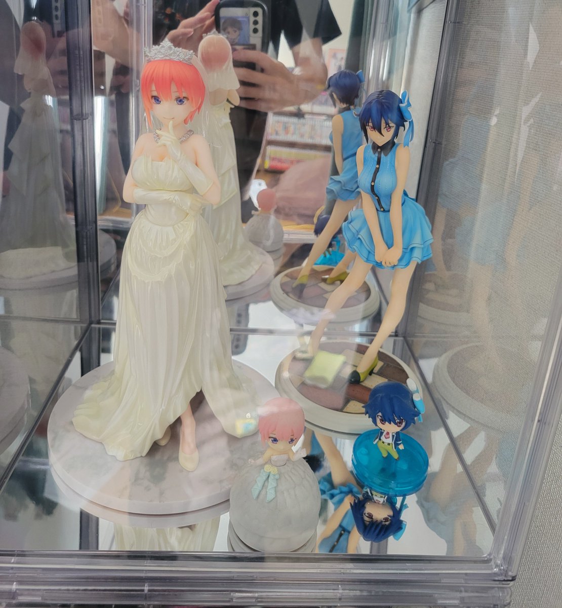 tacchan871's tweet photo. アクリルケース買って飾ったけど
マジで可愛い
底と背面ミラーで最高
結婚できない男 https://t.co/AK7IHyYKnN