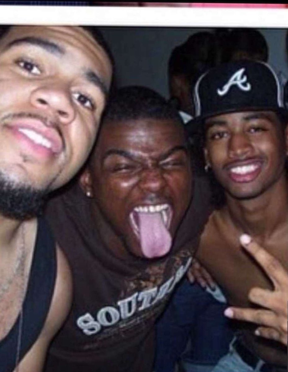 Reco_young's tweet photo. Used to stay at a party when I was younger lol.  I think we were 19/20?  Can't tell kuz Gaza look 30 lol https://t.co/eUZQYIGDNp