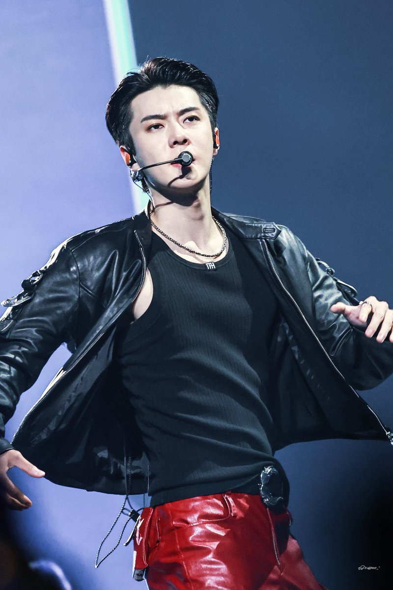 overthehuns's tweet photo. อยากรู้ว่าใข้กล้องอะไร ทำไมมันเก็บความหล่อเซฮุนได้ชัดจังวะ https://t.co/fW5rPjug4y