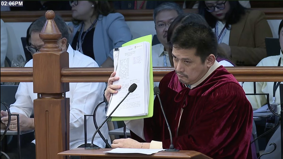 PhilippineStar's tweet photo. ‘HINDI KO PO KAYO ILALAGAY SA KAHIHIYAN’

Senator Robin Padilla announced that he submitted his counter-affidavit before the Office of the Ombudsman following Ombudsman Jesus Crispin Remulla's statement that he did not respond to the office's order.

“Kung ICC lang hindi po talaga ako susunod, hindi ako magpapasakop sa ICC. Pero dahil ginagalang ko ang Ombudsman, dahil siya po ay aking kaibigan na itinuturing... nag-file po kami,” he said on Monday.

“Maaari ko po kayong bigyan ng kopya, mga mahal kong kasama, para patunayan na hindi ko po kayo ilalagay sa kahihiyan. Ako po ay nag-submit ng aking counter-affidavit,” Padilla added. (Screenshots/Senate)

LIVE: https://t.co/k8BlsMd3ki