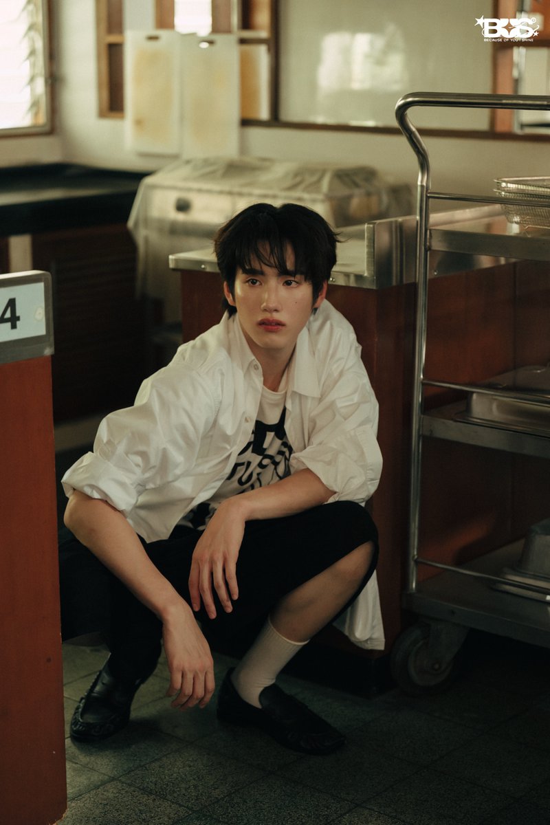 BUS_SONRAY's tweet photo. 📂 แฟ้มที่ 08 — #PHUTATCHAI
🎂 เค้กก้อนนี้มาช้าไปนิด
เพราะหัวใจเขามีเจ้าของแล้ว

BUS ‘รักมักยาก (Lover Loser)’
OFFICIAL MUSIC VIDEO
🔗: https://t.co/2z3D6Ig530

MUSIC ON ALL STREAMING
🔗: https://t.co/qqfA4oC7iv

#BUS_รักมักยาก_MV
#BUS_รักมักยาก
#BUSbecauseofyouishine
#SONRAYMUSIC