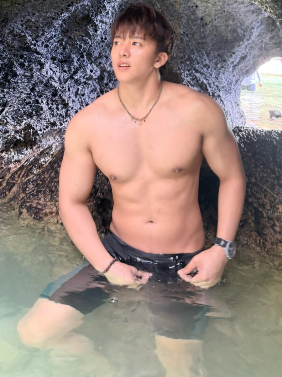 gelograph's tweet photo. GRABE KA NA CLYDE 🥵 https://t.co/2ciMpKkmMl