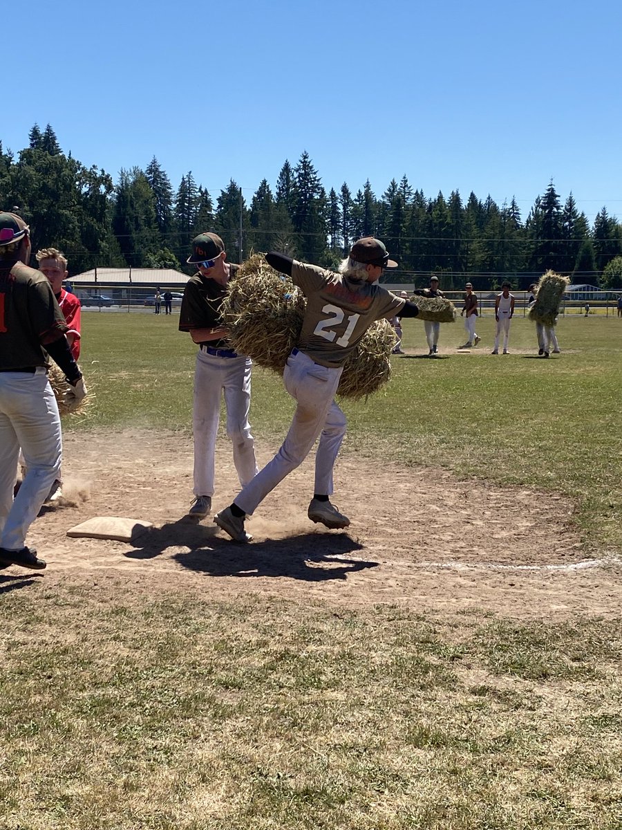 RuralBaseball's tweet photo. Sunday Scores
-
Coastal Coyotes 11
Centralia Tigers 8
-
CHAMPIONSHIP 
RBI 18s 8, RBI 17s 2

*RBI 17s prevailed as Barnyard Olympics Champions
#orzy #orzel @BlastZoneMedia @ChronlineSports @PNW_Uncommitted https://t.co/U6lqILf0Rj